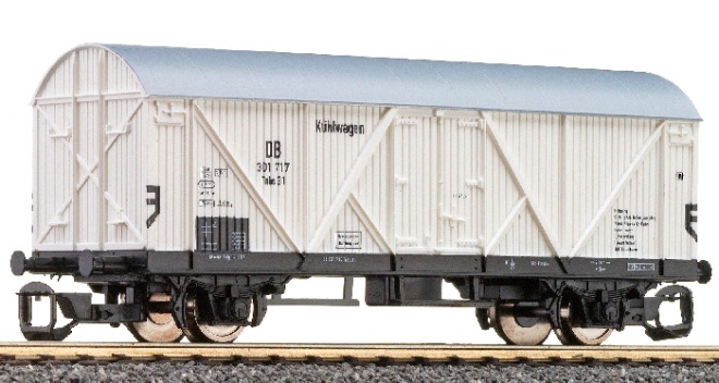 Refrigerator car type "Berlin"<br /><a href='images/pictures/Tillig/14102.jpg' target='_blank'>Full size image</a>